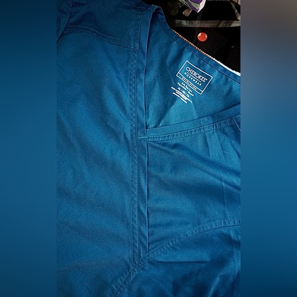 Cherokee Scrub Top - Picture 5 of 6